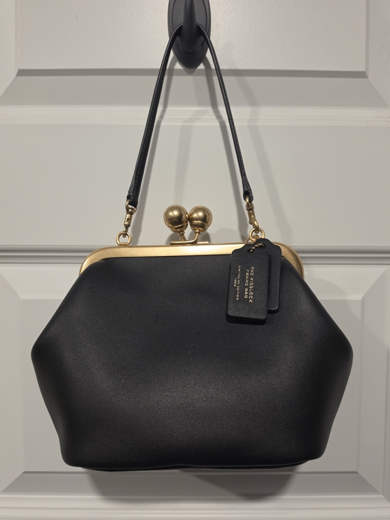 Coach Handbags - Coach Kisslock 16